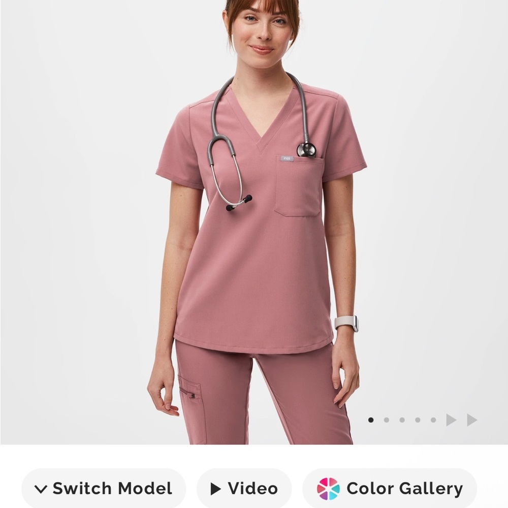 NWT FIGS Women's Mauve Catarina One Pocket Scrub Top Medium